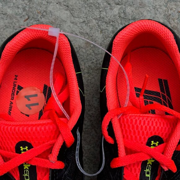 Under Armour Kick Sprint 4 Unisex Track Spikes – Size 11/12.5 – New - Picture 8 of 15